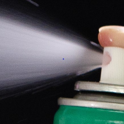 Manipulación y almacenamiento seguros de latas de aerosol en el lugar de trabajo