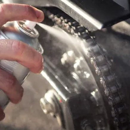 El motor detrás del aerosol: Latas de aerosol de alto rendimiento para lubricantes de cadenas